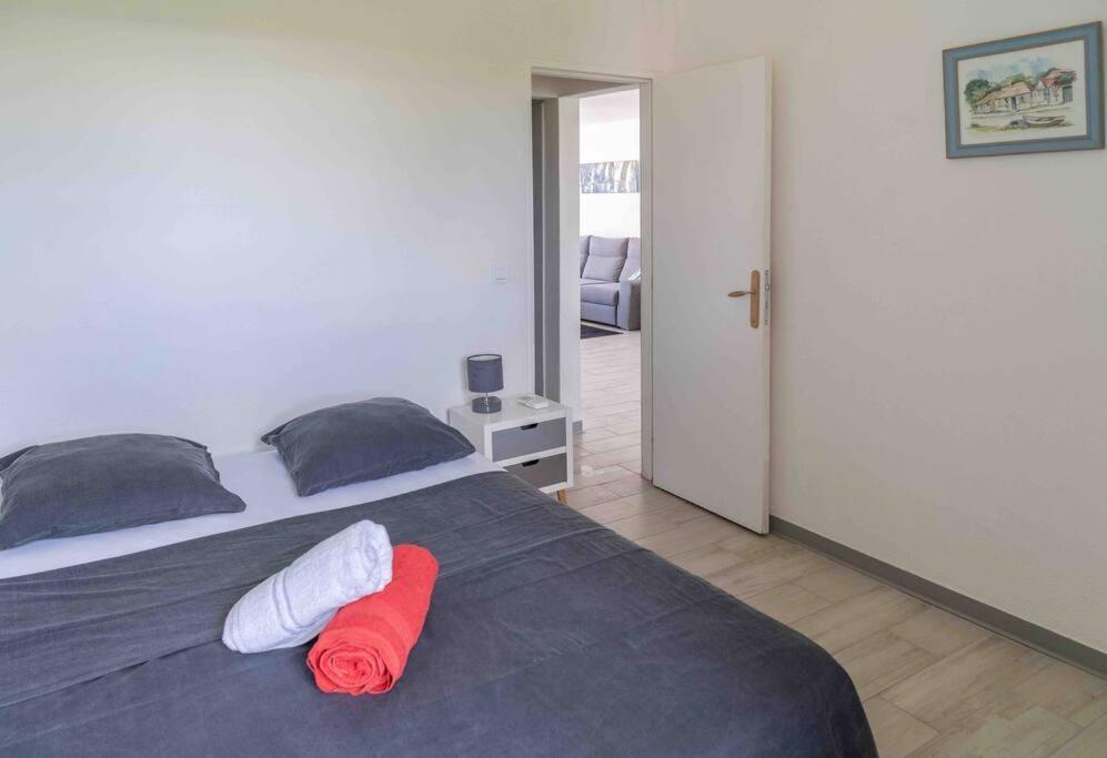 Blue Lagoon Appart En Residence Acces Plage Le Gosier  Exterior photo