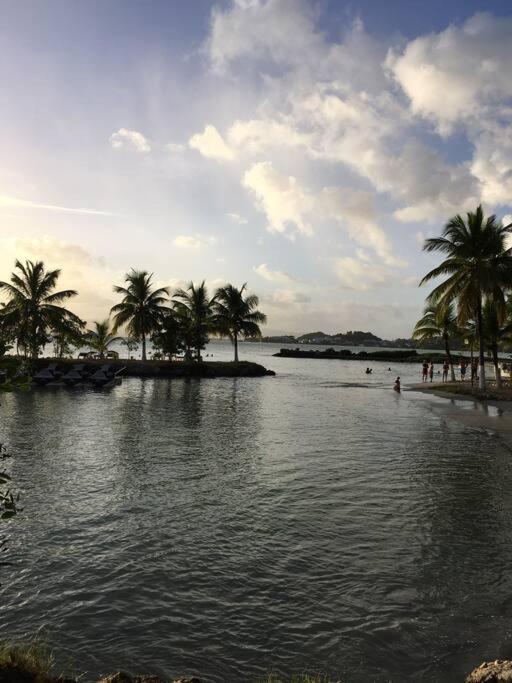 Blue Lagoon Appart En Residence Acces Plage Le Gosier  Exterior photo