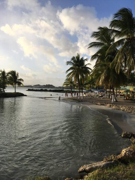 Blue Lagoon Appart En Residence Acces Plage Le Gosier  Exterior photo